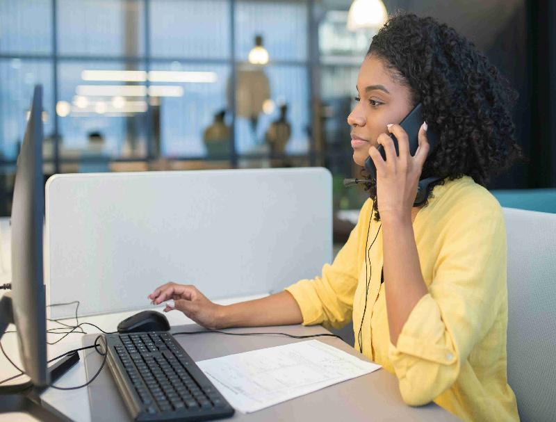 医药智能客服部署指南：2025 年行业标准与落地方案